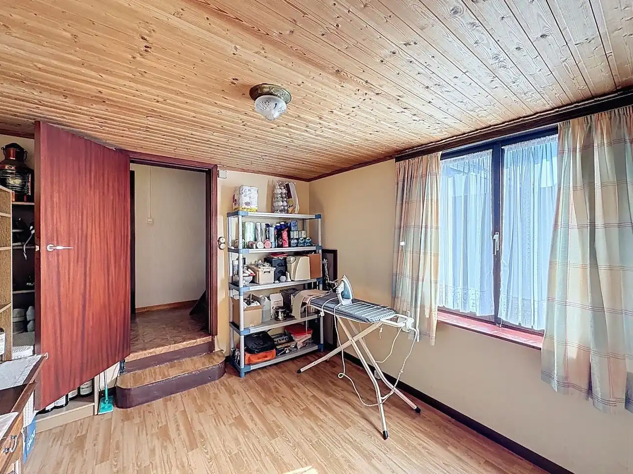 Aangenaam gelegen woning in de mooie vernieuwde H. Consciencestraat te Heist. foto 22