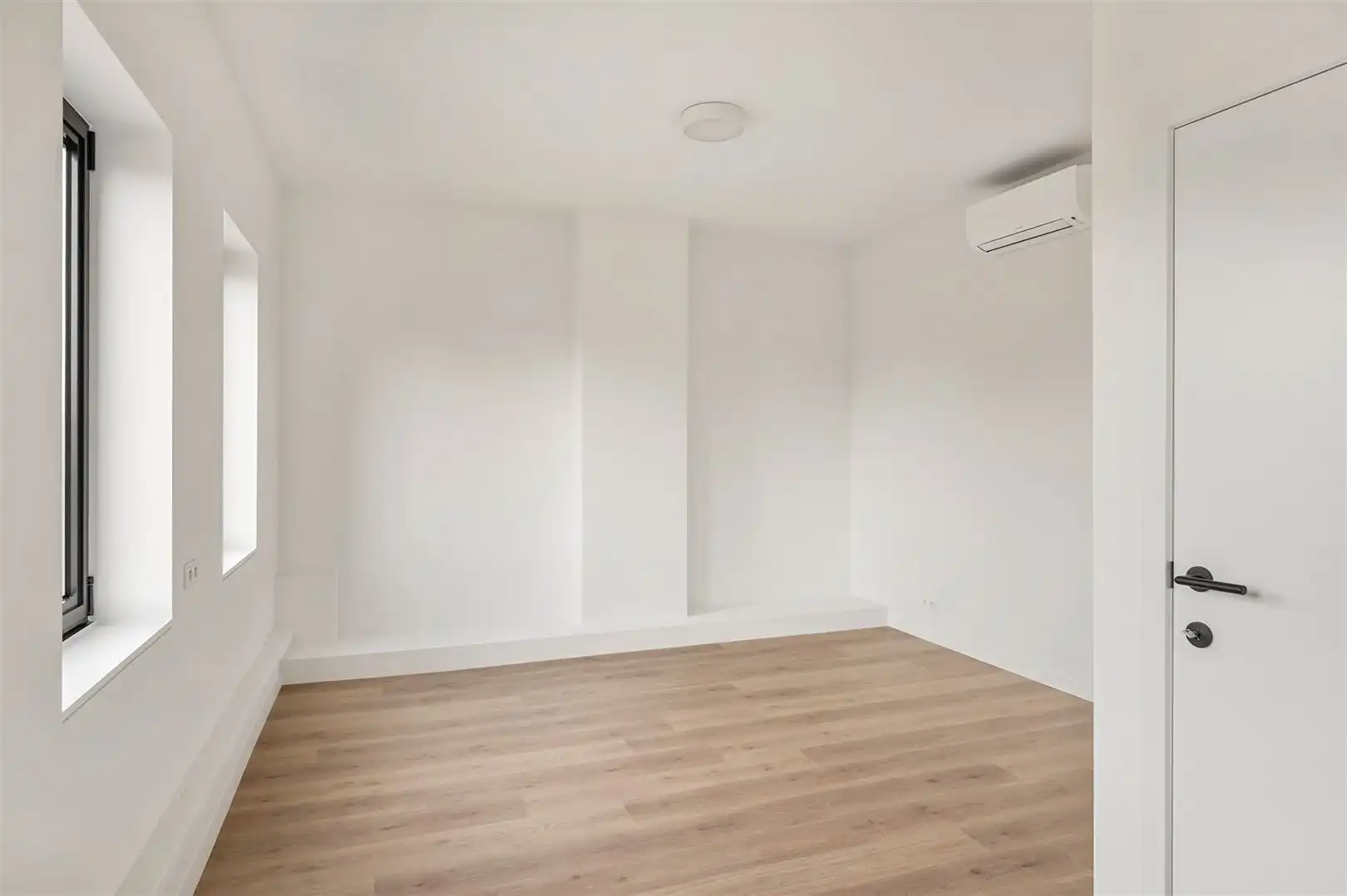 Uitzonderlijk herenhuis volledig gerenoveerd foto 25