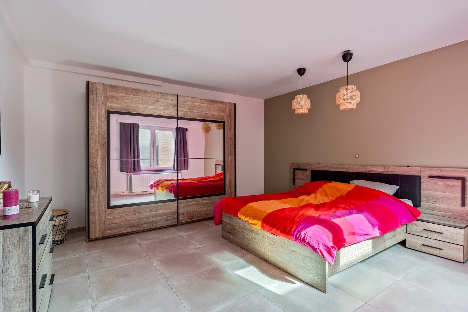 Zeer ruim en lichtrijk dakappartement met 3 slaapkamers in het centrum van OLV-Olen ! foto 7