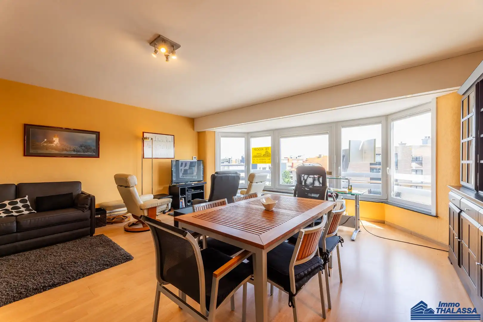 Gemeubeld appartement met extra studio foto 6