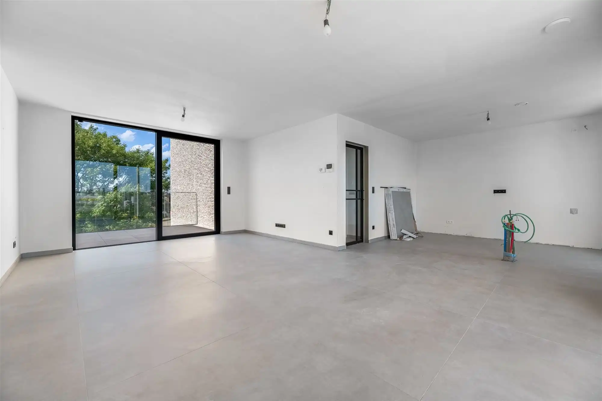 NIEUWBOUW APPARTEMENT VAN 105M² MET 2 SLAAPKAMERS EN TERRASSEN MET MOGELIJKHEID TOT AANKOOP 6% BTW! foto 2