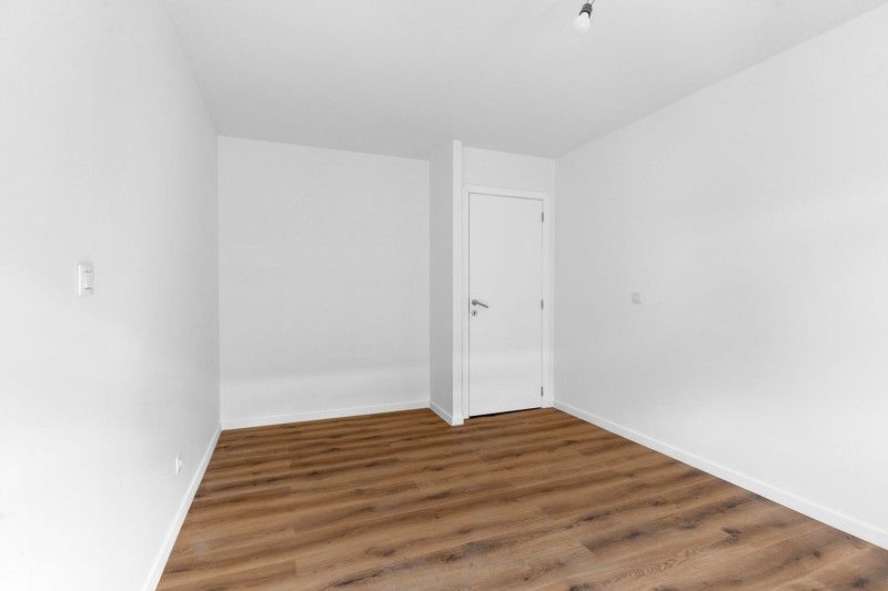 Volledig gerenoveerde woning met 3 slaapkamers, tuin, terras en parkeerplaats TE KOOP in Beveren-Leie! foto 15