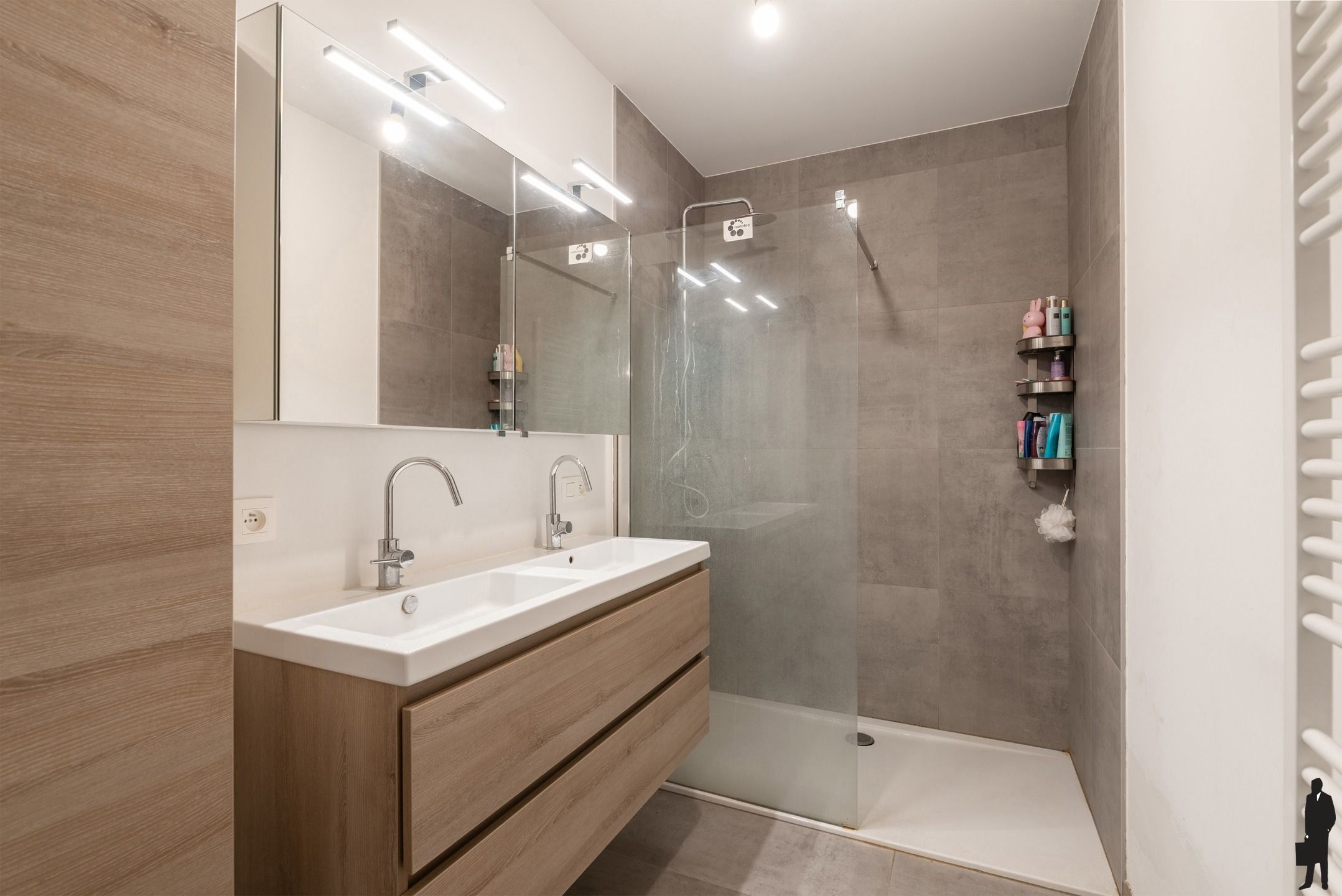 Mooi, instapklaar 2 slpk. appartement in "De zagerij" te Minderhout. foto 10