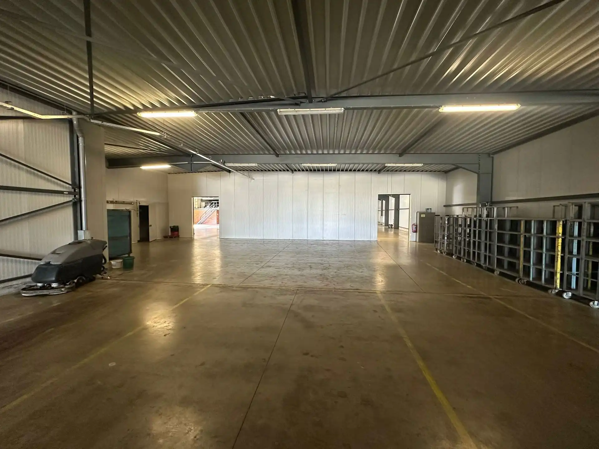 Te Huur Magazijn te Boechout  foto 3