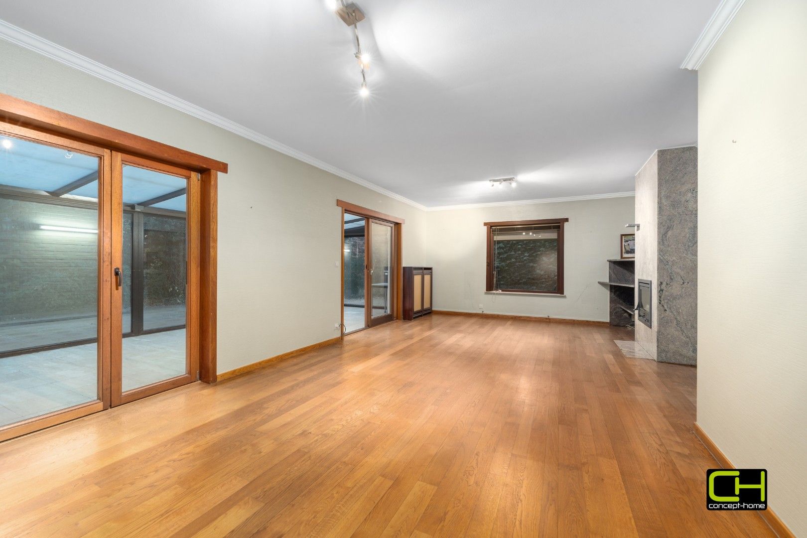 Bungalow woning met twee slaapkamers + bureaukamer te koop in Lievegem foto 2