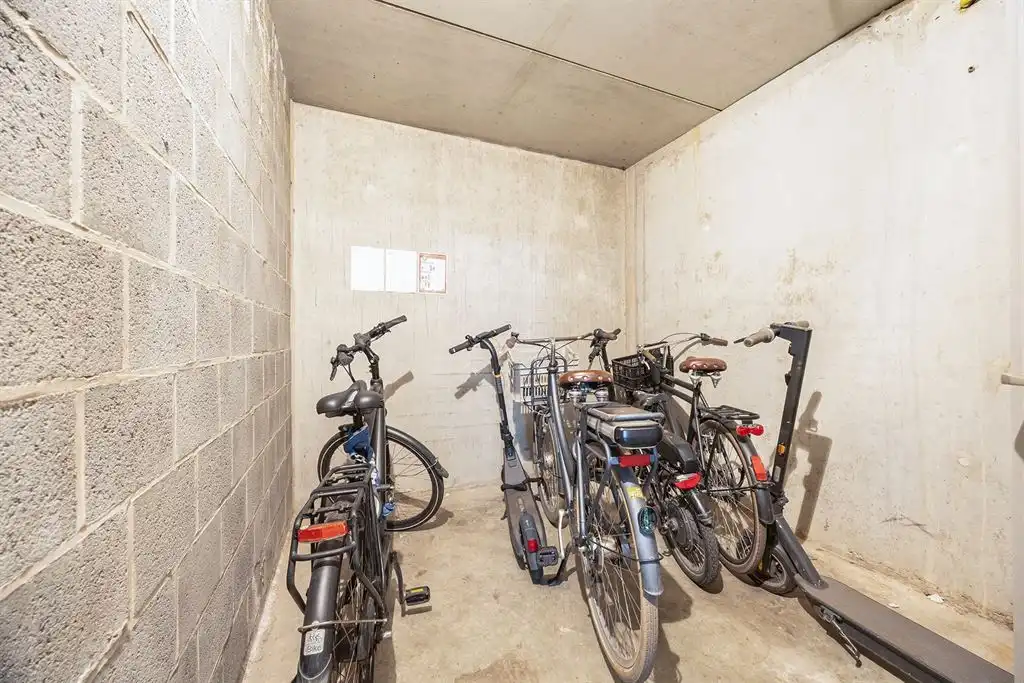 Lichtrijk appartement met 2 slaapkamers, ruim terras en P foto 19