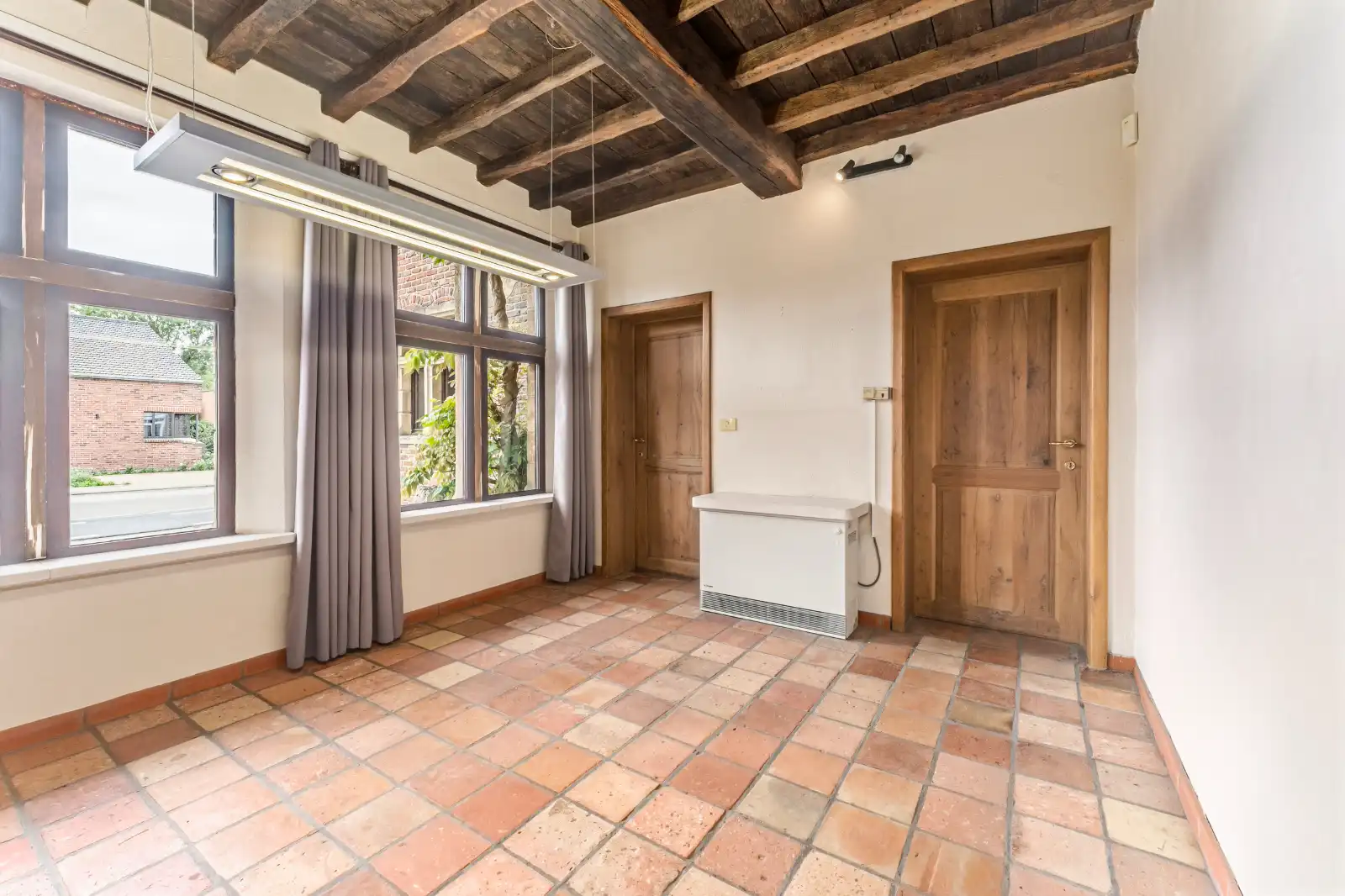 Karaktervolle halfopen woning op een riant perceel van 2.144 m² in Sint-Eloois Winkel! foto 10