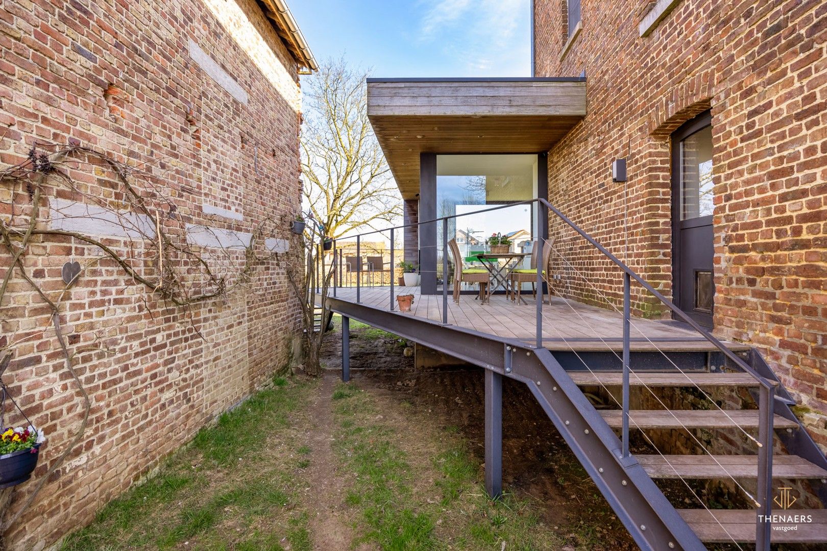 Prachtige, volledig gerenoveerde landelijke woning met ruime tuin in Gingelom (Jeuk). foto 35