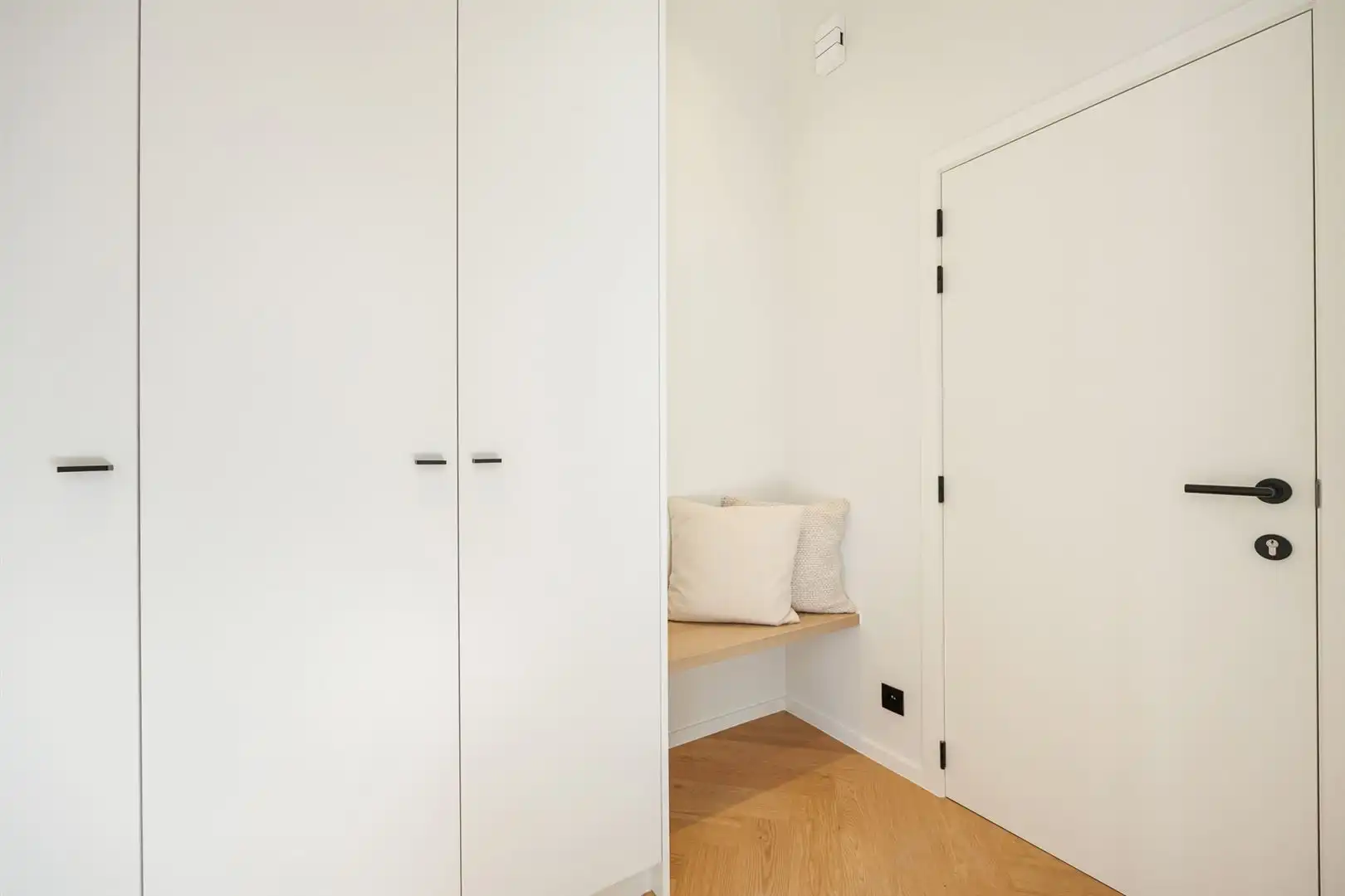 Gerenoveerd appartement met luxe-afwerking en topterras foto 2