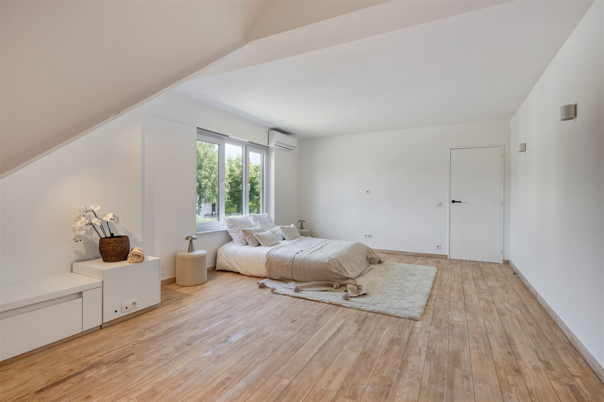 Top-notch gerenoveerde villa met 4 slaapkamers en 3 badkamers op 705m² met zuidtuin foto 27