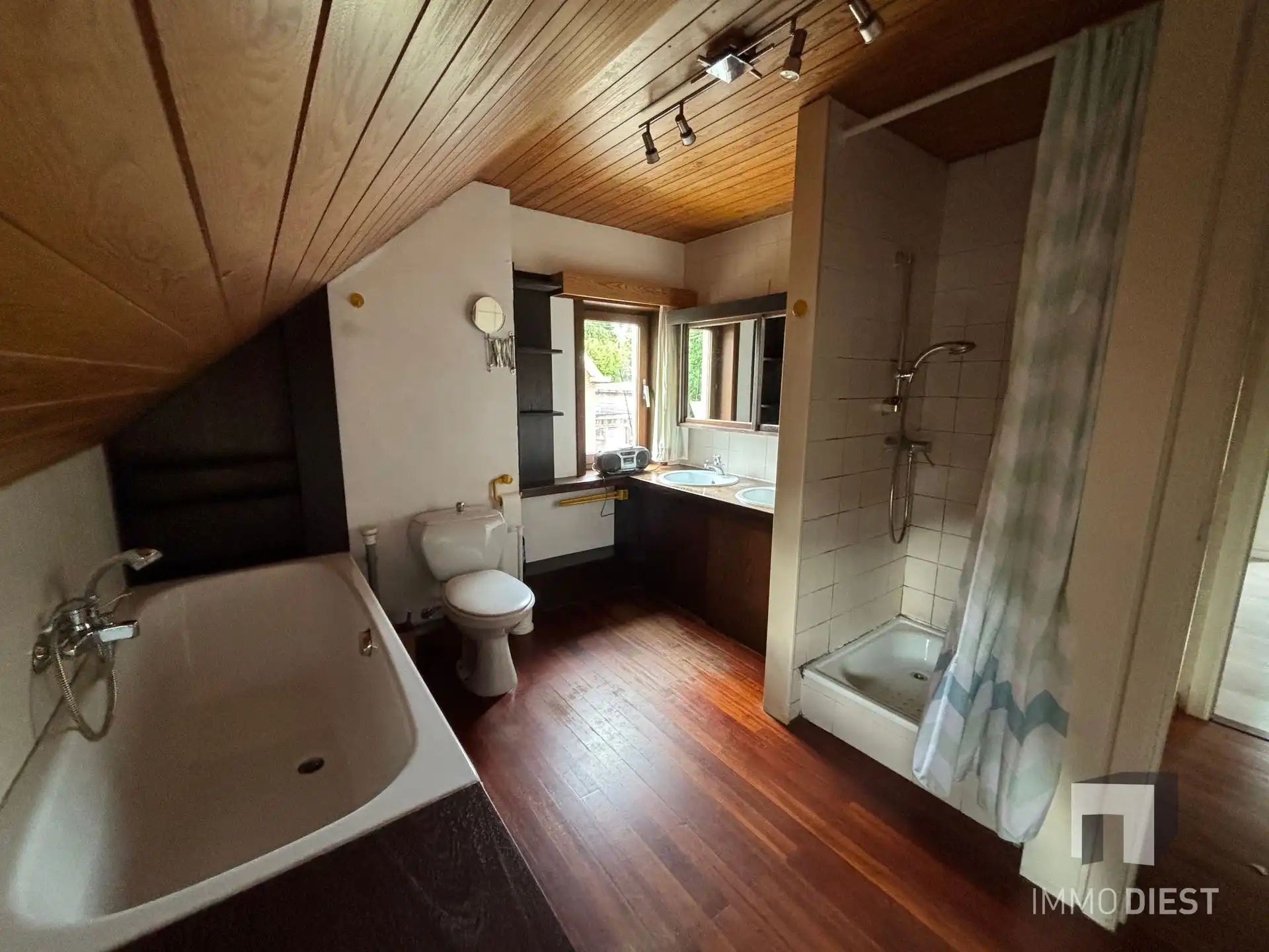 Te koop: Te renoveren vrijstaande woning met 3 slaapkamers en ruime garage  foto 22