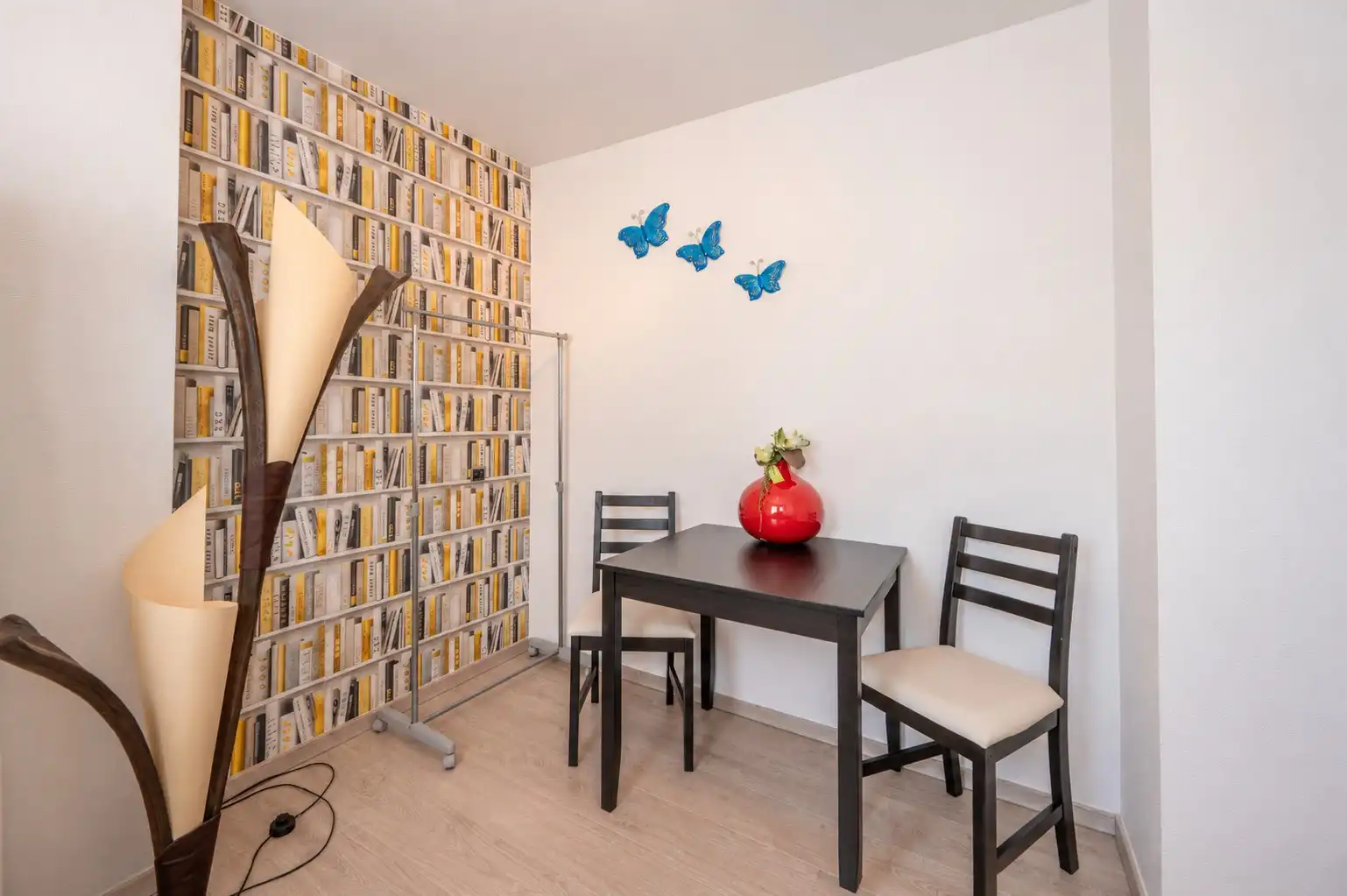 TE KOOP – Verhuurde B&B met 7 kamers én privé-woonst voor uitbaters in hartje De Haan. foto 13