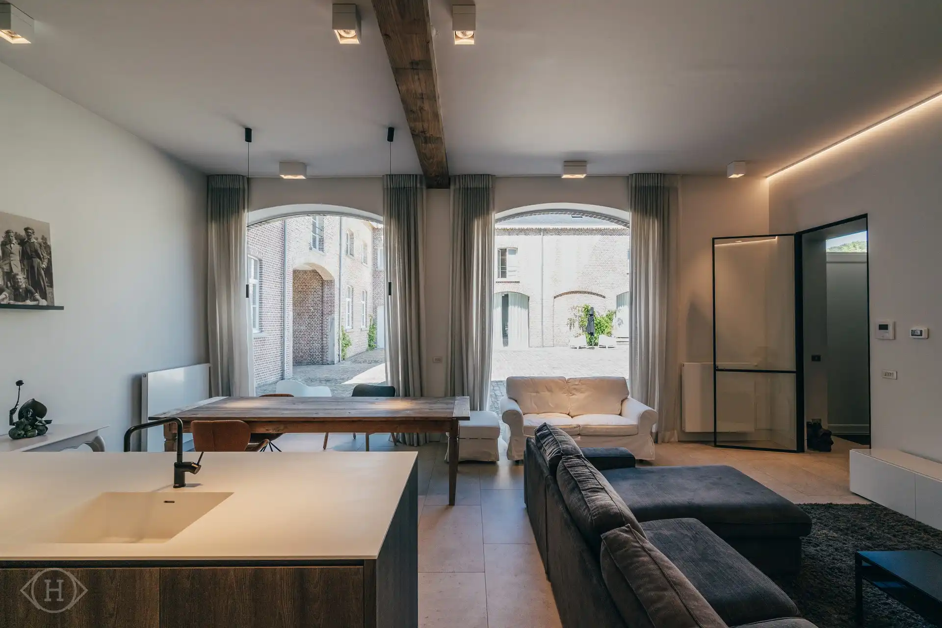 Uniek éénslaapkamer appartement in gerenoveerde hoeve foto 2