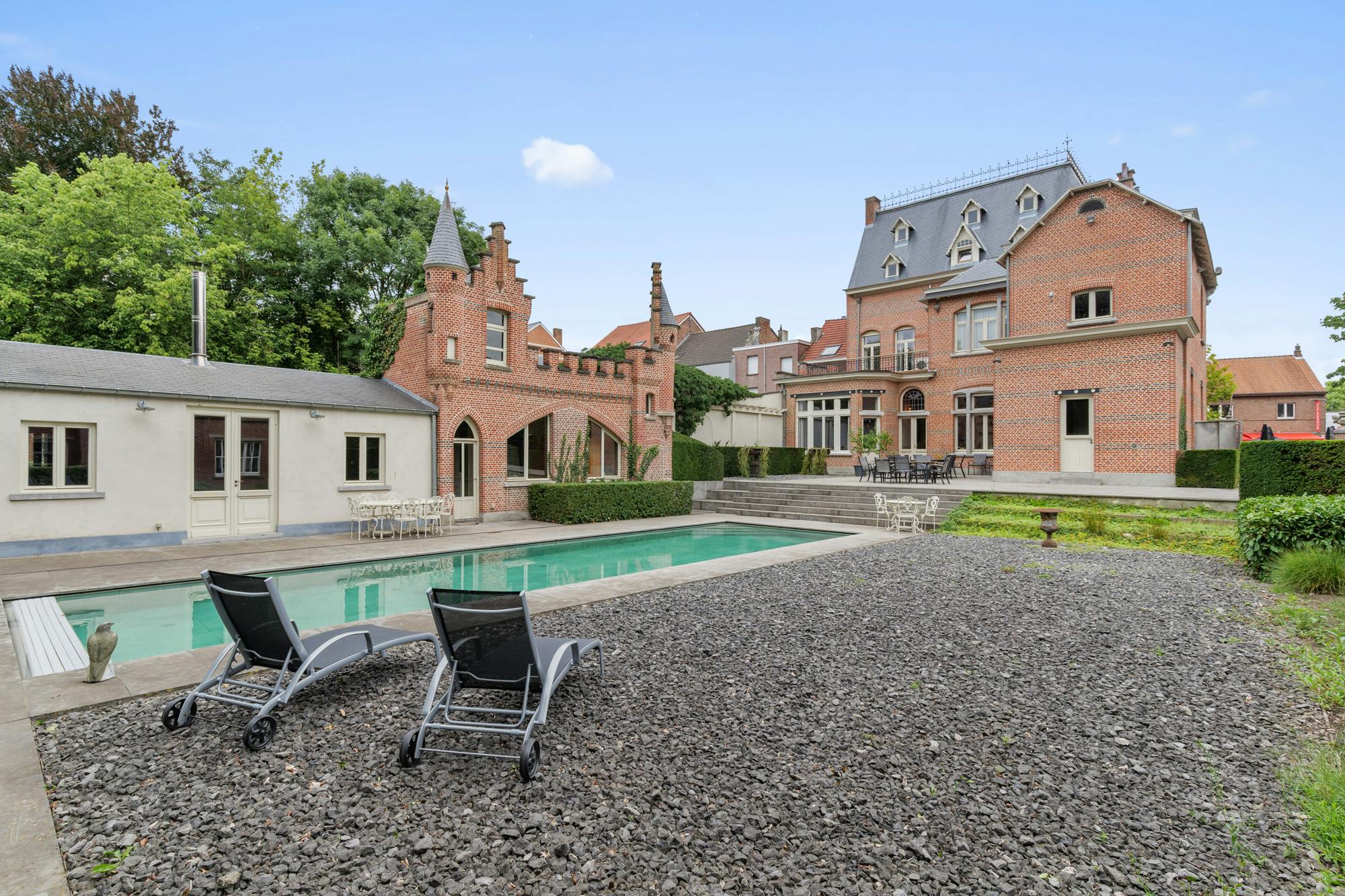 Karaktervolle herenhuis met polyvalent karakter in Terhagen foto 12