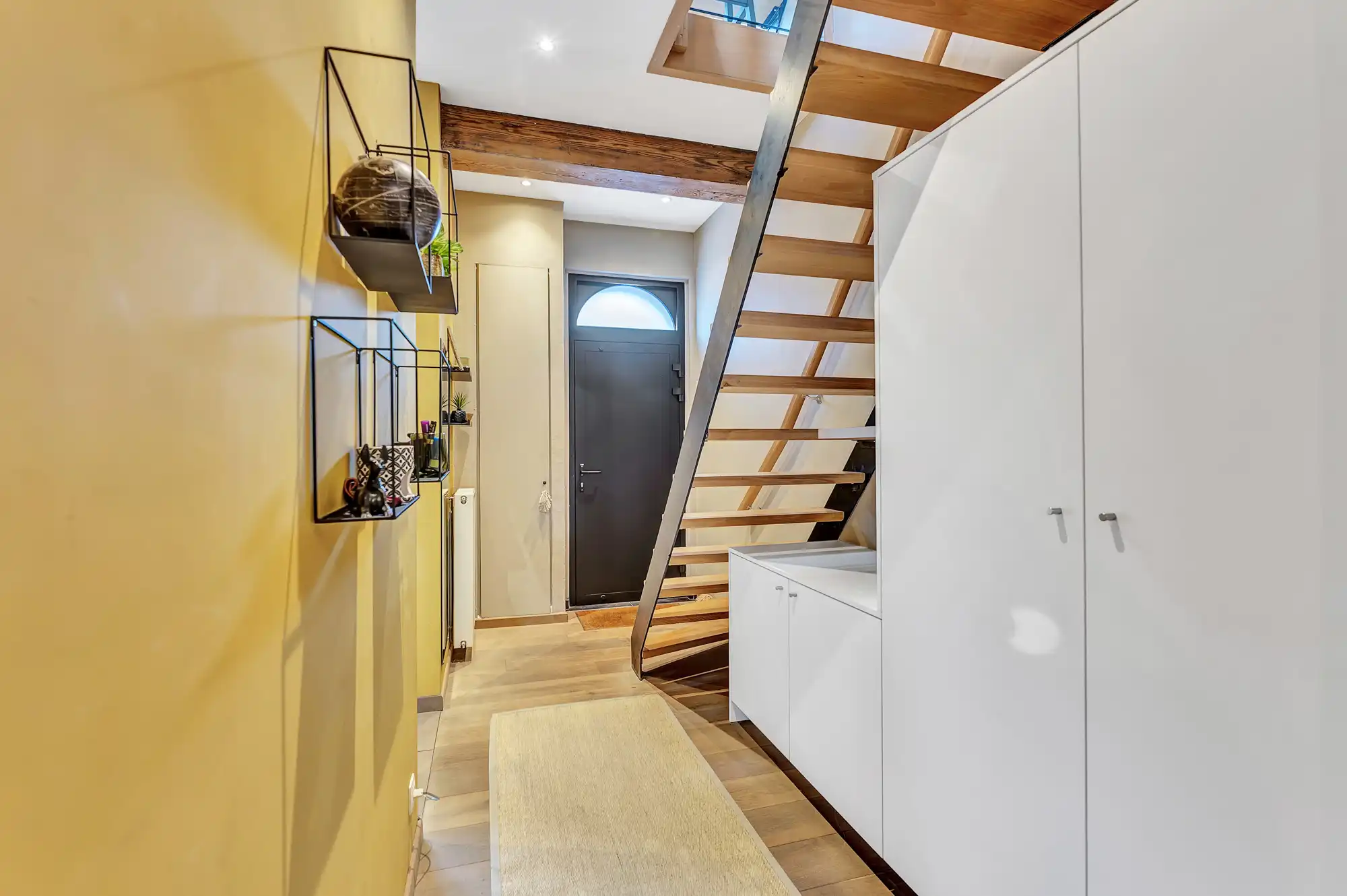 Instapklare woning met 3 slaapkamers, tuin en terras foto 15