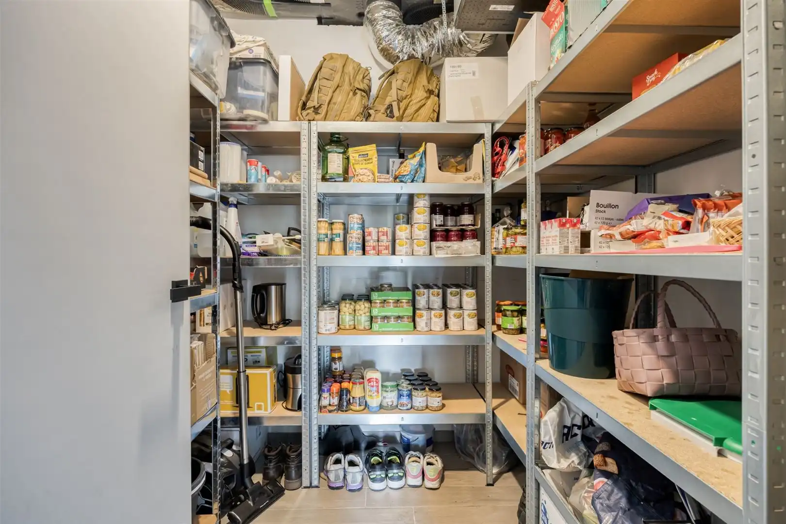 TE KOOP: Handelshuis met pizzeria & appartement in Koersel! foto 31