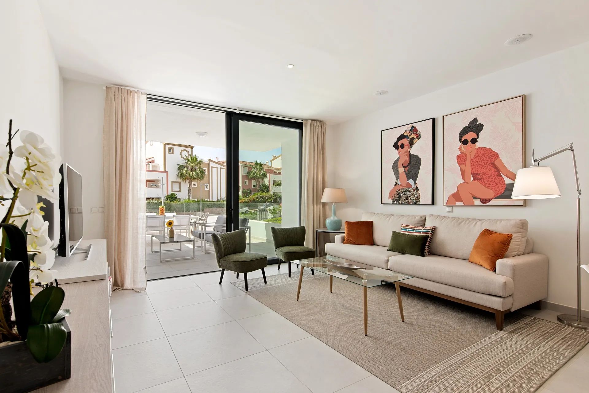 Prachtig appartement in Estepona - geweldige kans! foto {{pictureIndex}}