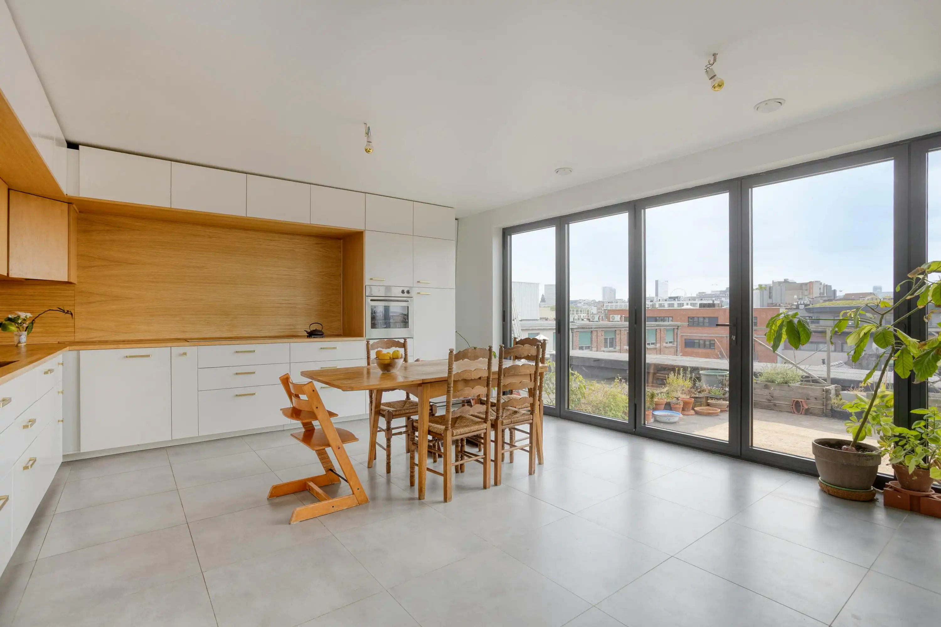 Atypisch appartement te koop in Brussel: Uitzonderlijke triplex met terras (EPC B) foto 3