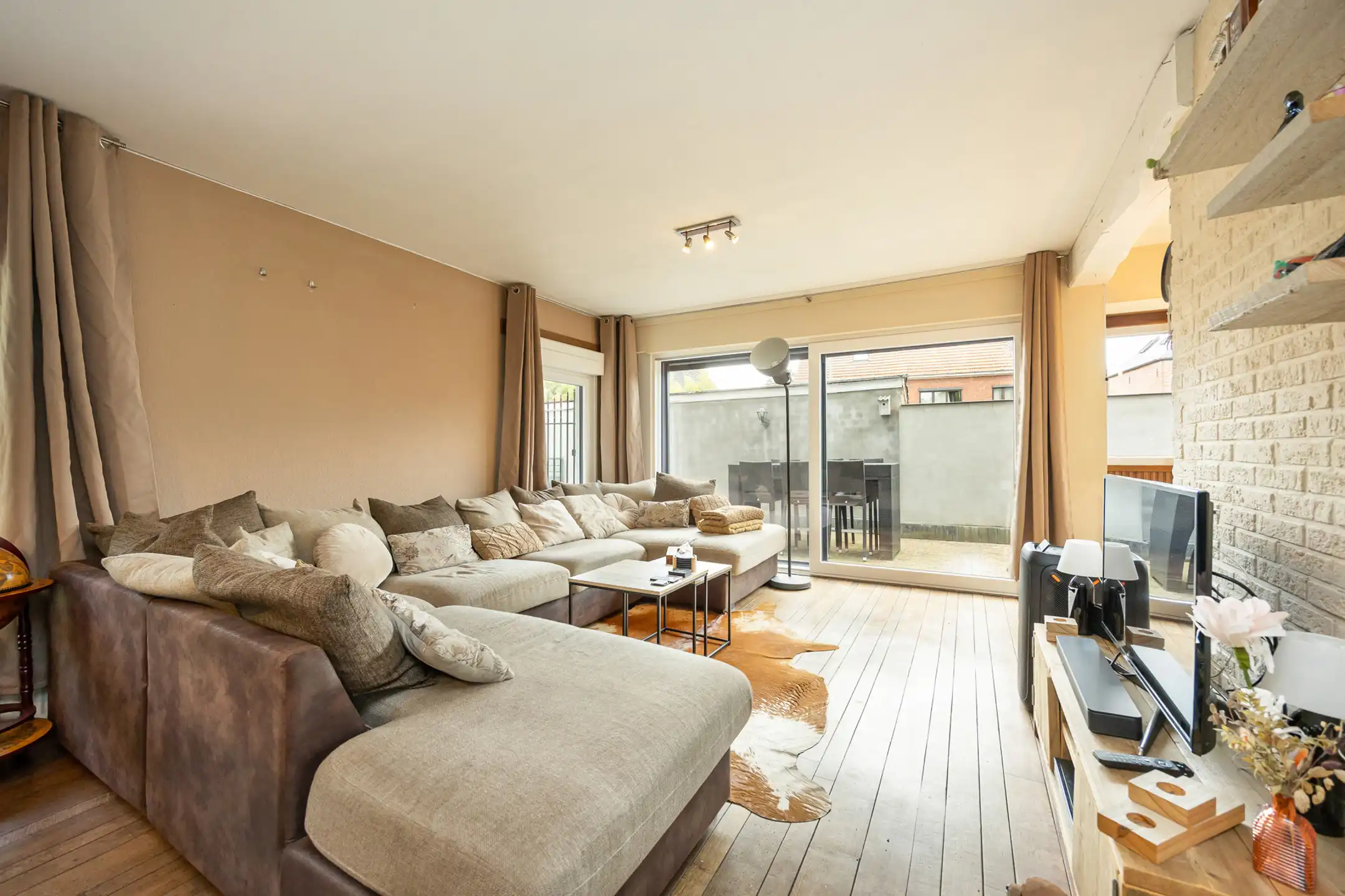 Instapklare 4slpk-woning op rustige locatie te Vosselaar. foto 3