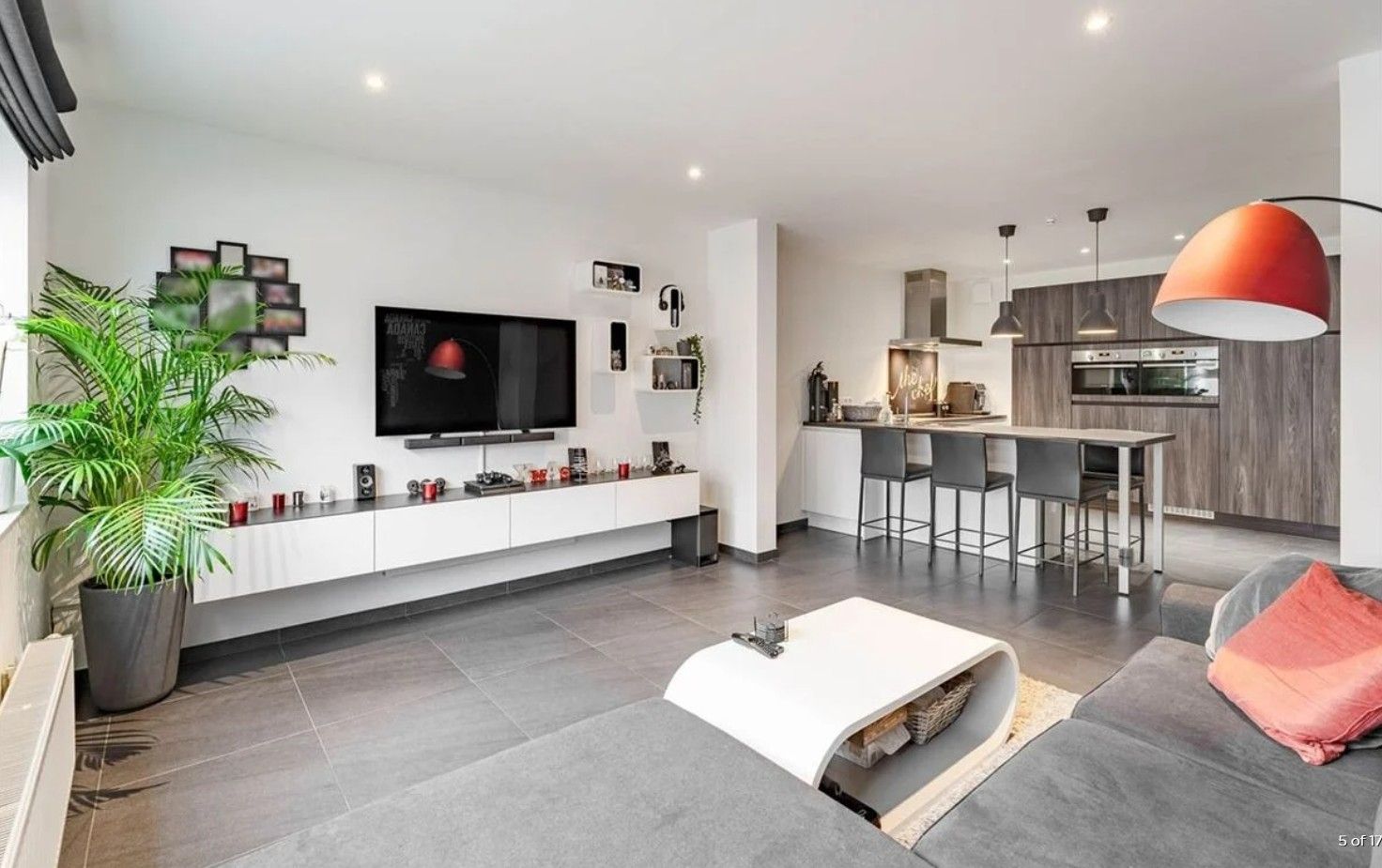 Gelijkvloers appartement gelegen in het centrum van Paal. foto 3