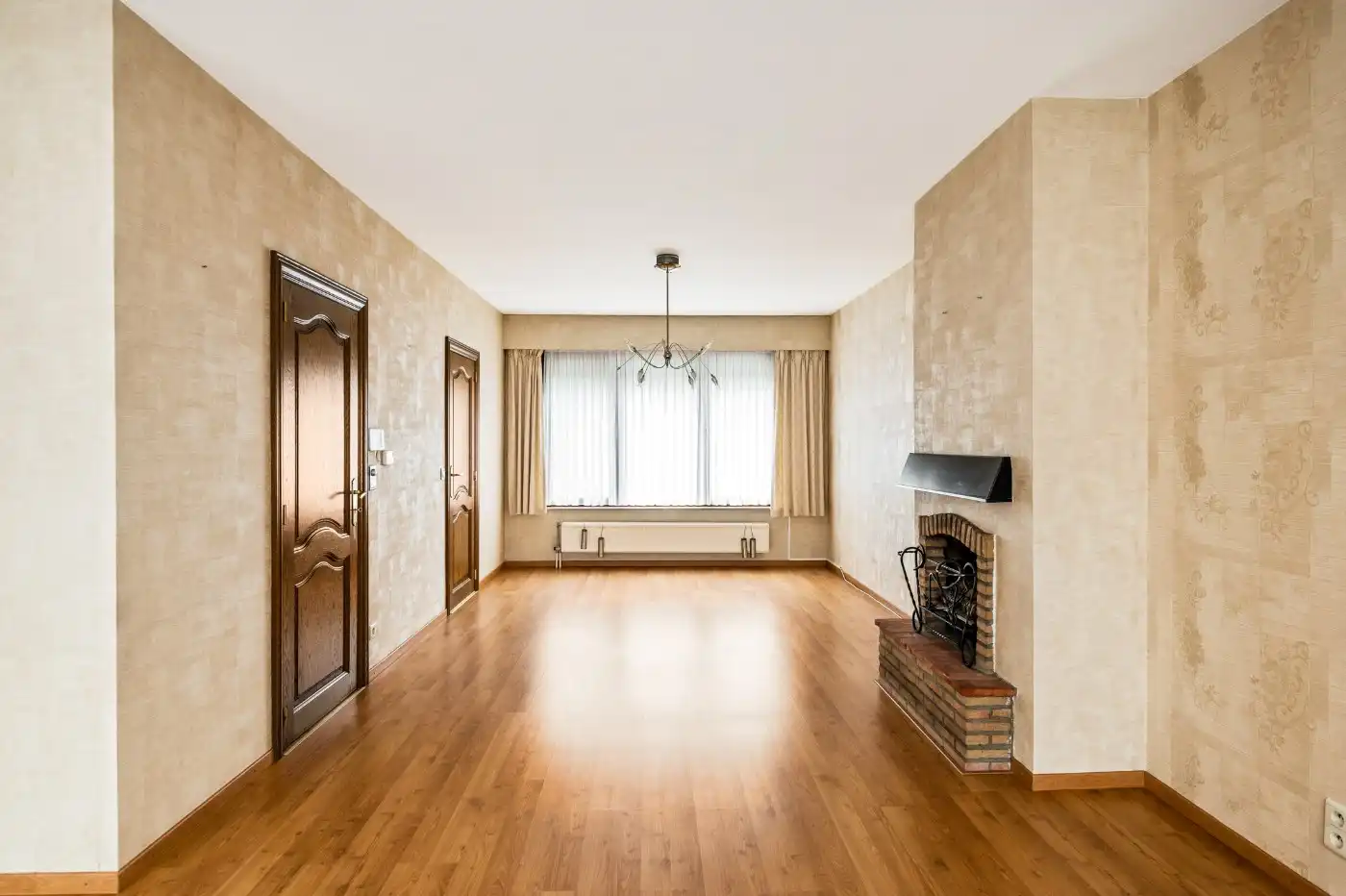 Centraal gelegen beletage-woning met 3 slpk., inpandige garage en tuin foto 6