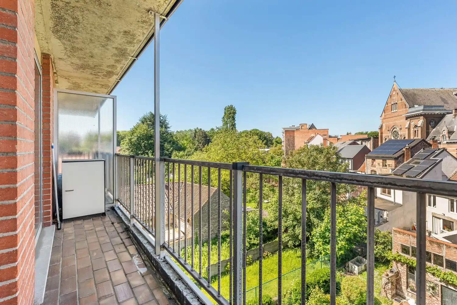 Goed gelegen, lichtrijk en energiezuinig appartement met 2 slaapkamers, een terras en een gemeenschappelijke tuin tegenover de botanische tuin en nabij het UZ Gasthuisberg te centrum Leuven! foto 15