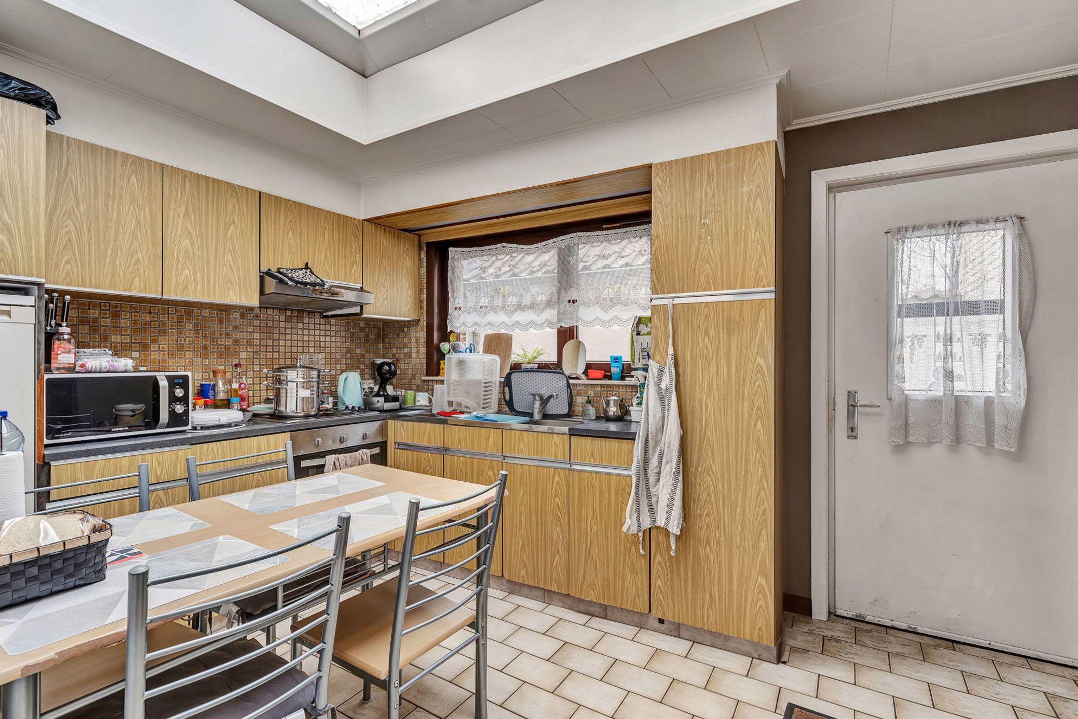 Charmante woning nabij centrum Deinze foto 6