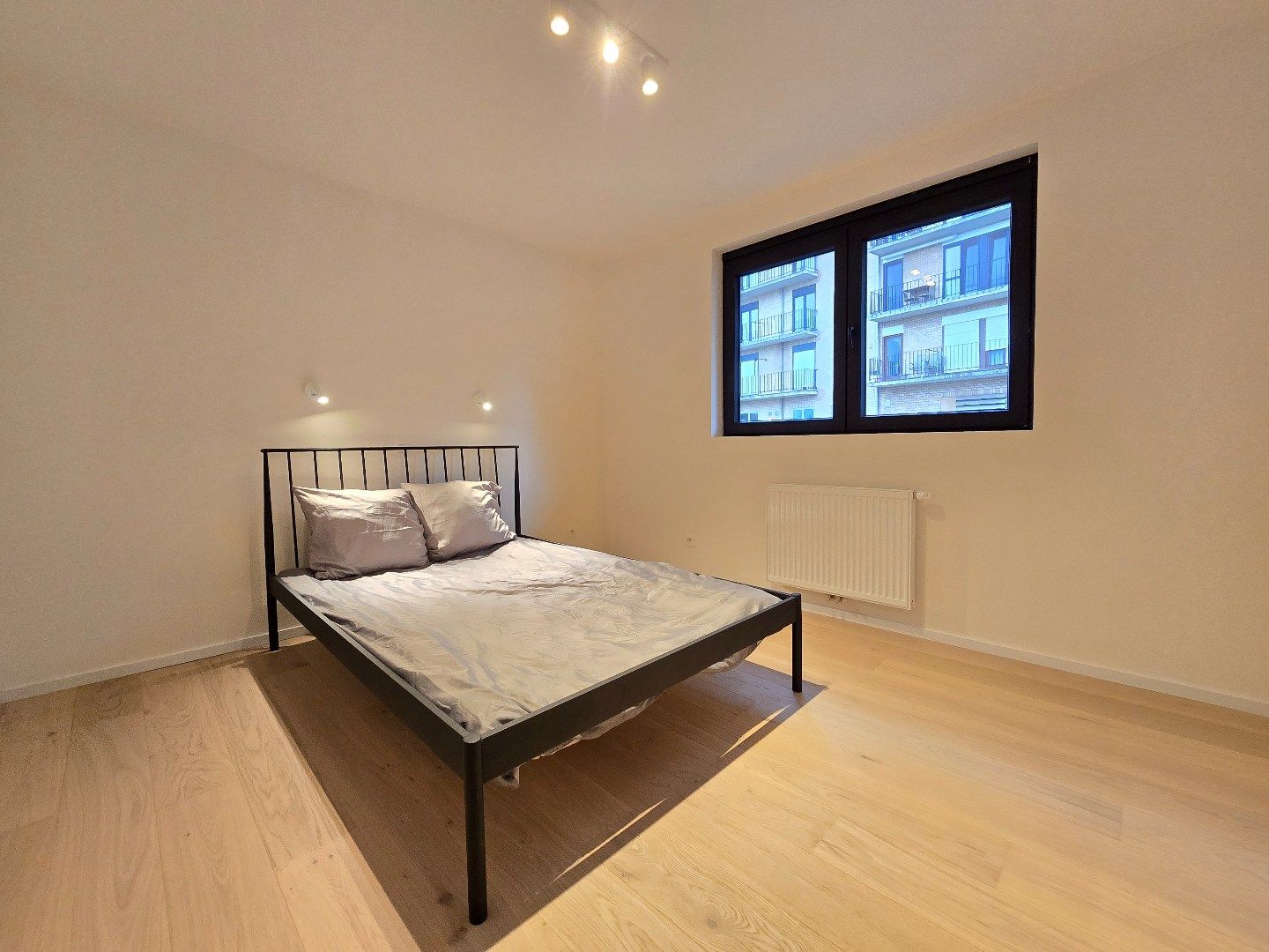 Gerenoveerd appartement met 2 slpk's foto 8