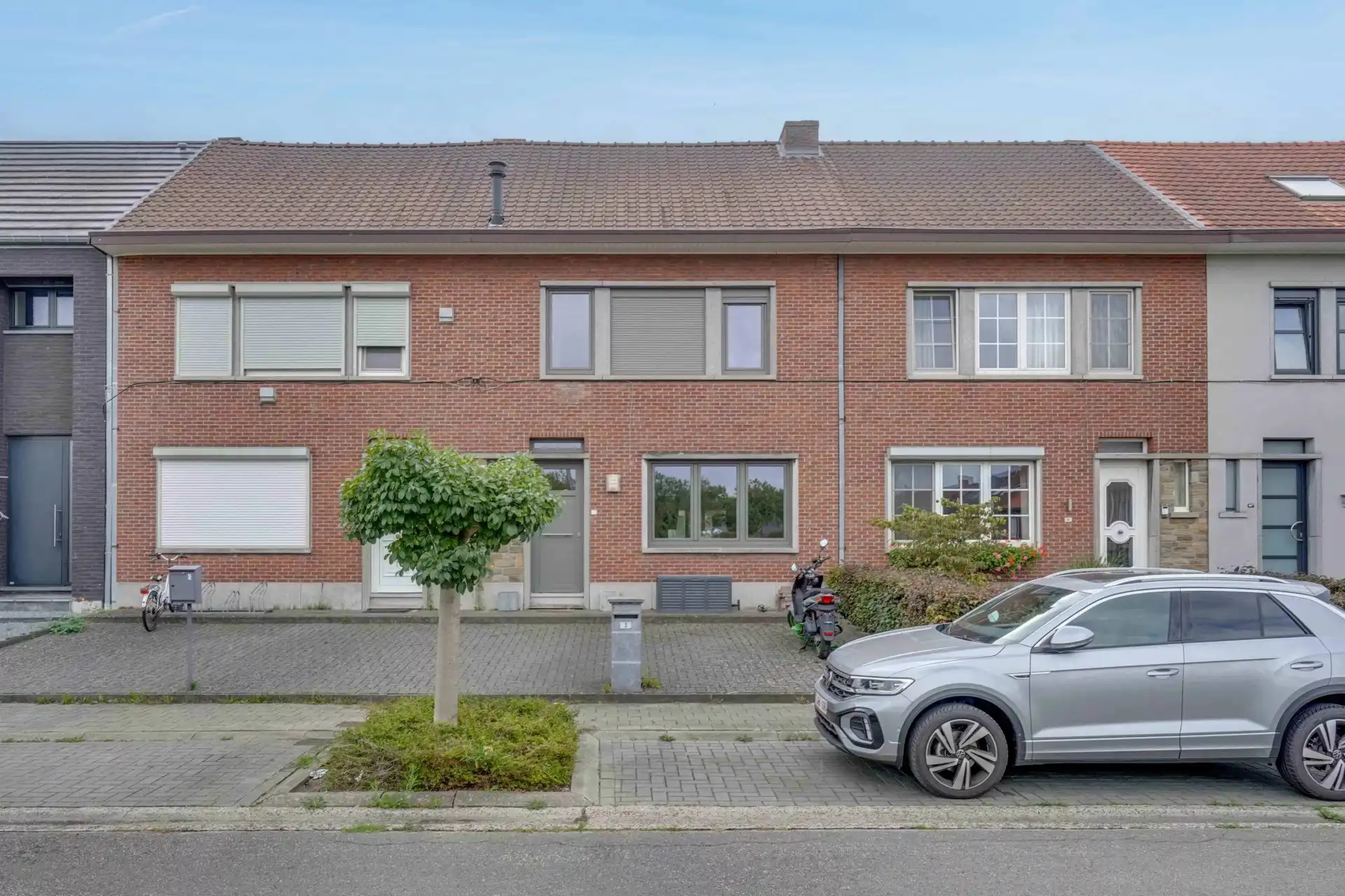 Ruime woning in rustige woonwijk foto 2
