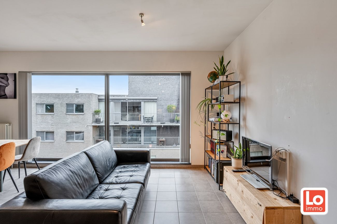 Ruim instap klaar appartement met overdekt terras en ondergrondse autostaanplaats op een toplocatie vlakbij het centrum van Lokeren! foto 7