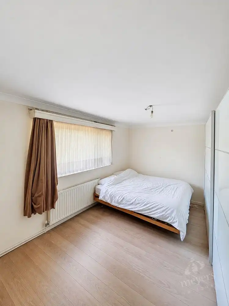 Te renoveren gelijkvloerse woning op een ruim, groen perceel in Hasselt foto 9