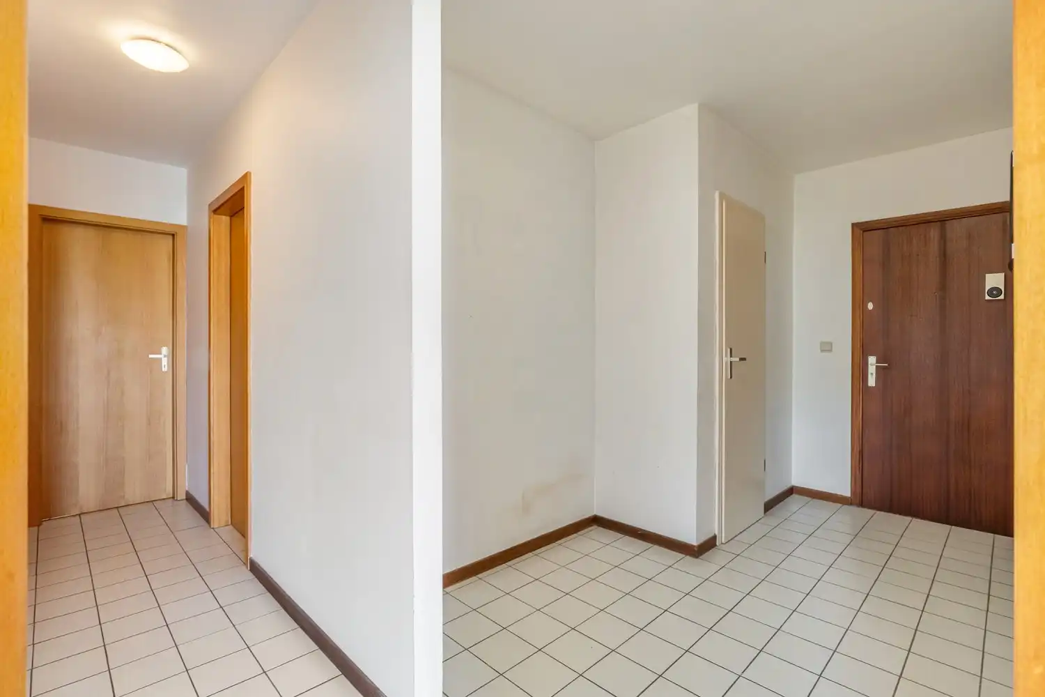 Goed gelegen hoekappartement met 2 ruime slaapkamers, een terras en een garagebox met parking ervoor te Kessel-Lo! foto 12