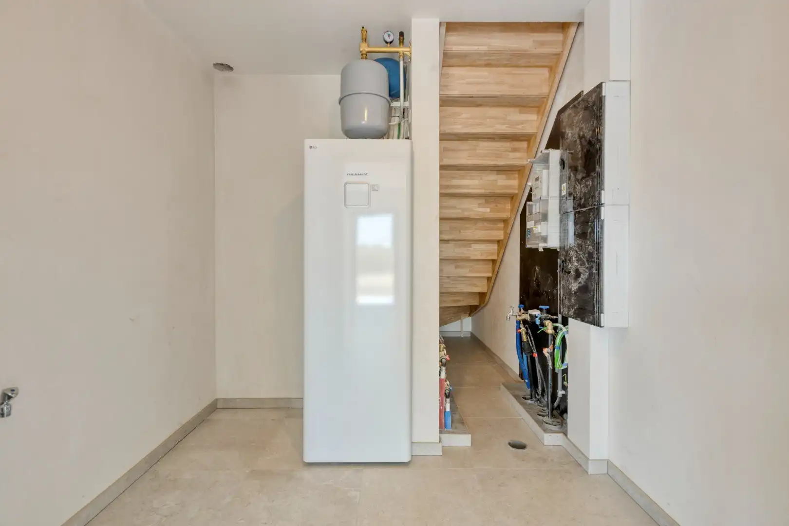 Nieuwbouw-woning in landelijke stijl met 3 slpk op 3 a 82 ca. foto 15