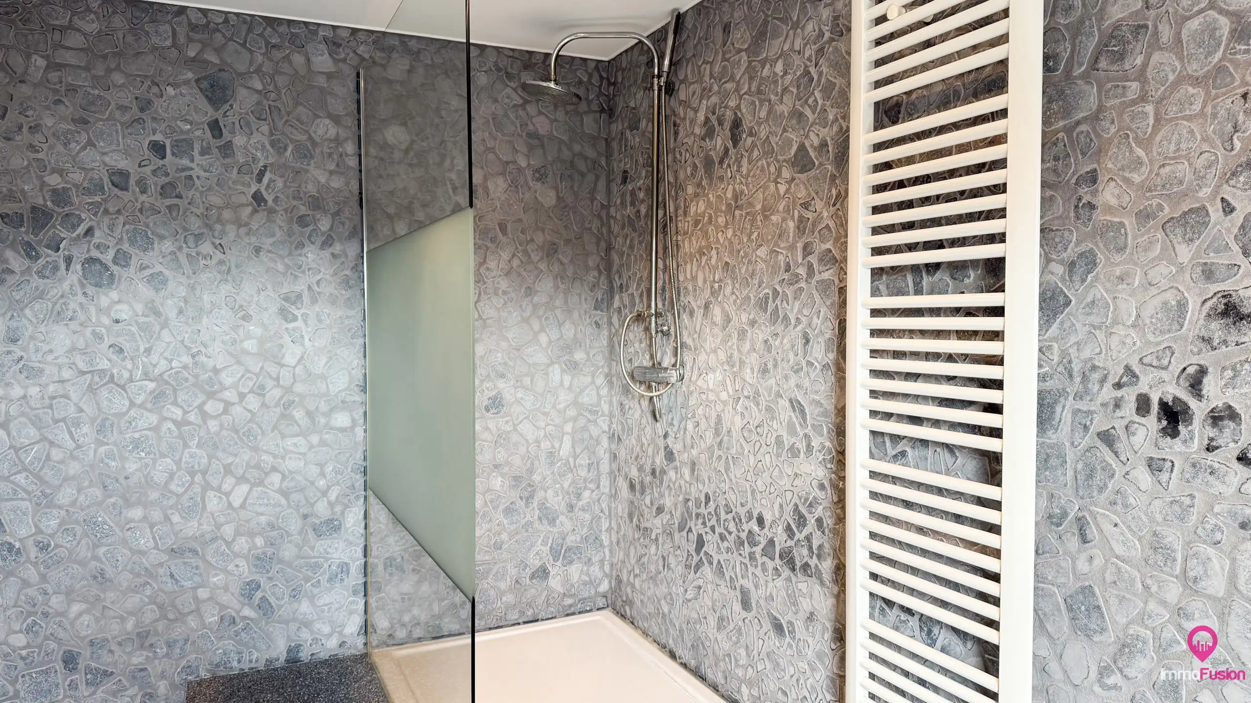 Ruim energiezuinig duplex appartement met 3 slaapkamers! foto 28
