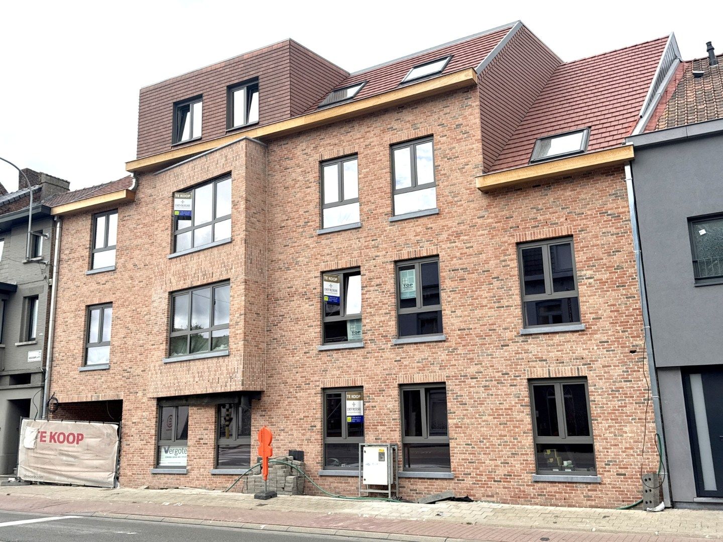 Nieuw Gelijkvloers 2-slpk App te koop in Centrum van Bissegem foto {{pictureIndex}}