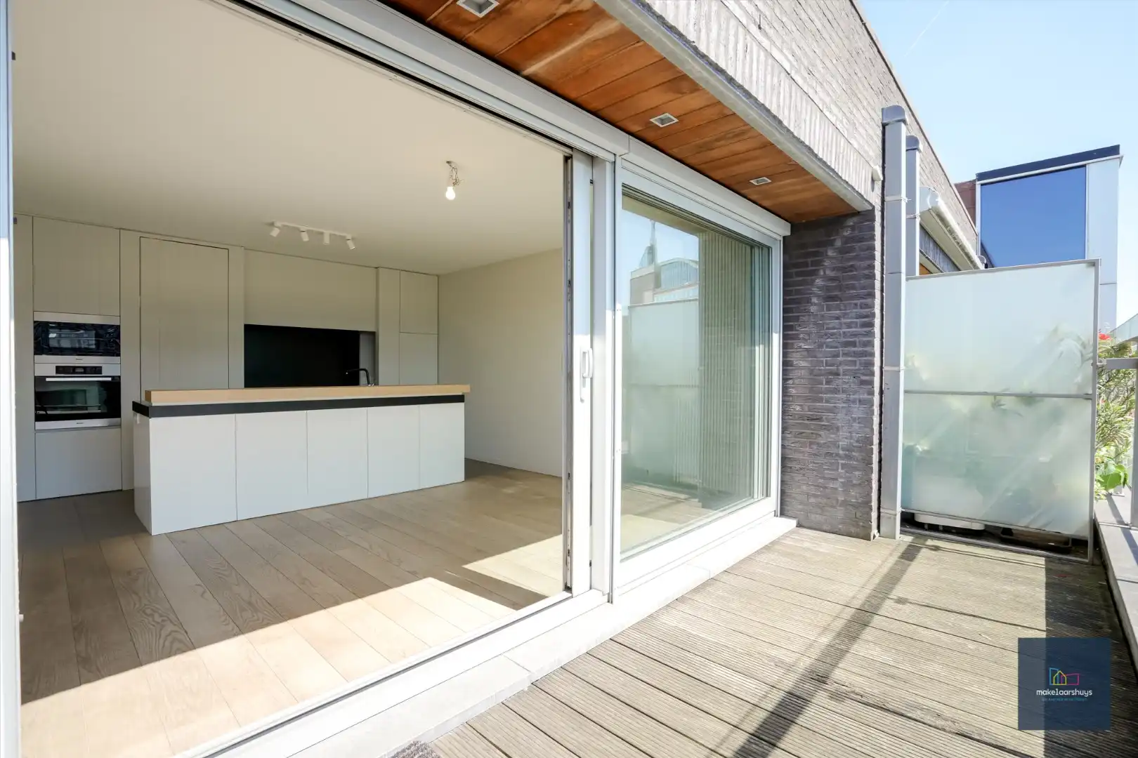 Ruim dakapp. met 2-slp. terras, kelder en garage  foto 24