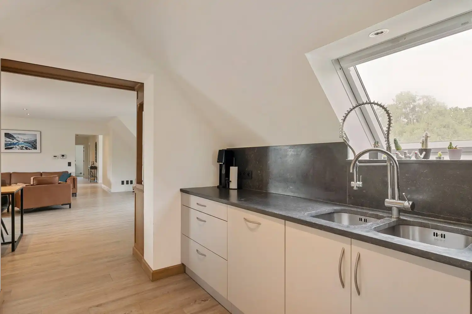 Gunstig gelegen loft met 2 slaapkamers foto 17