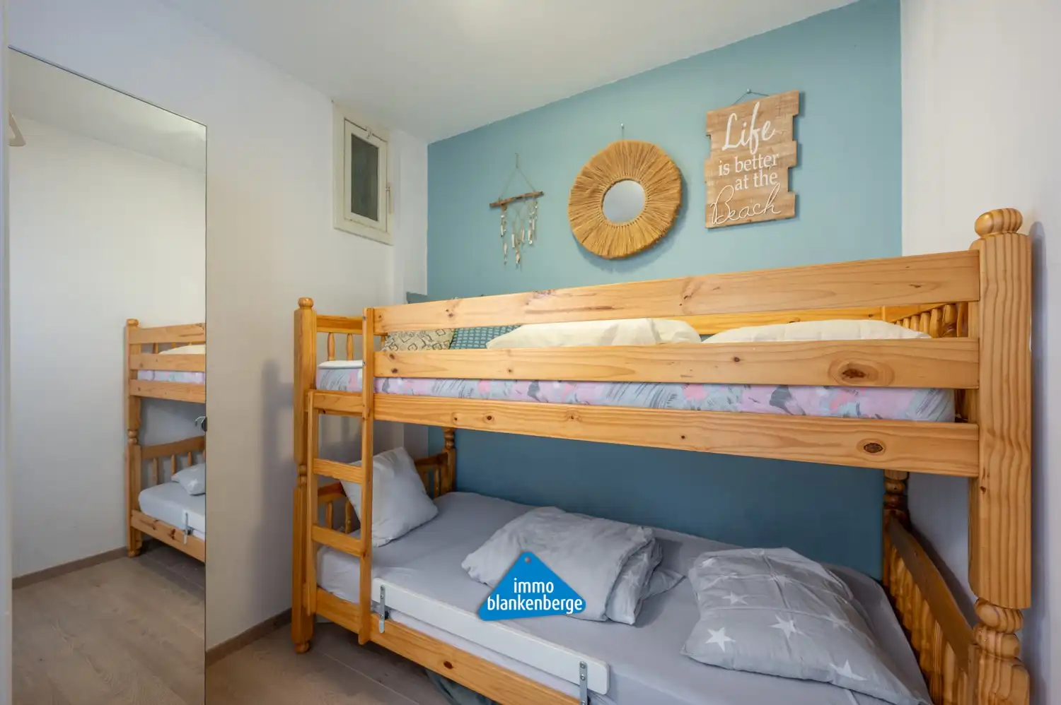 Instapklaar gemeubeld appartement op de Zeedijk van Blankenberge foto 10