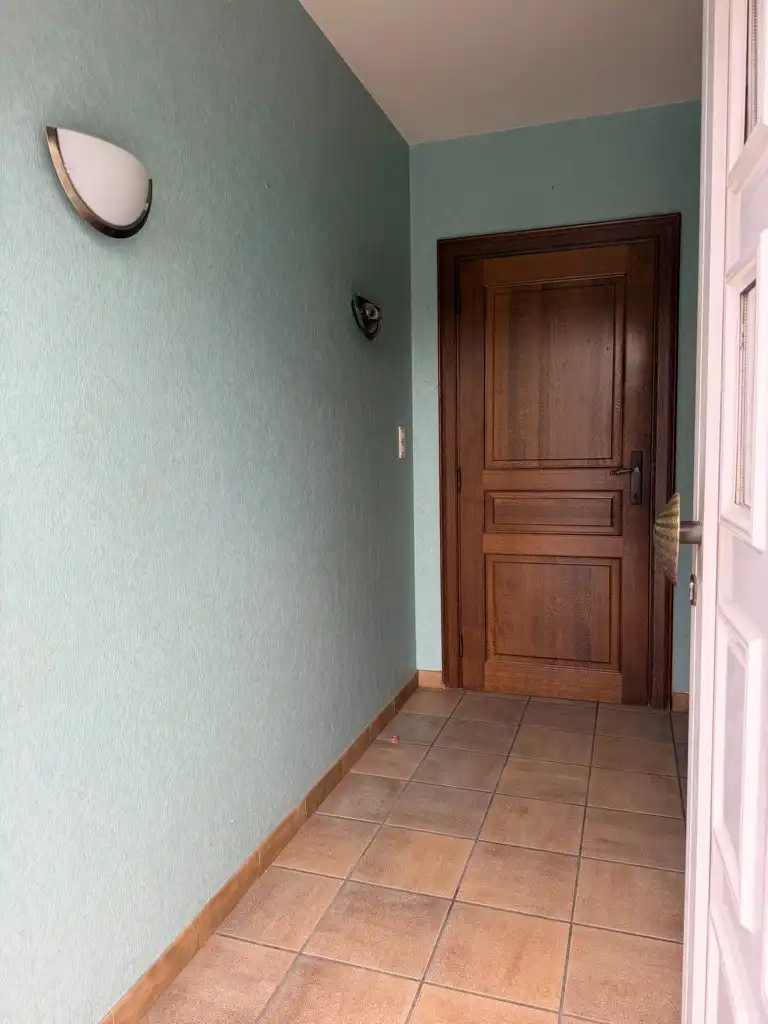 Ruime gezinswoning op toplocatie te koop te Harelbeke! foto 2