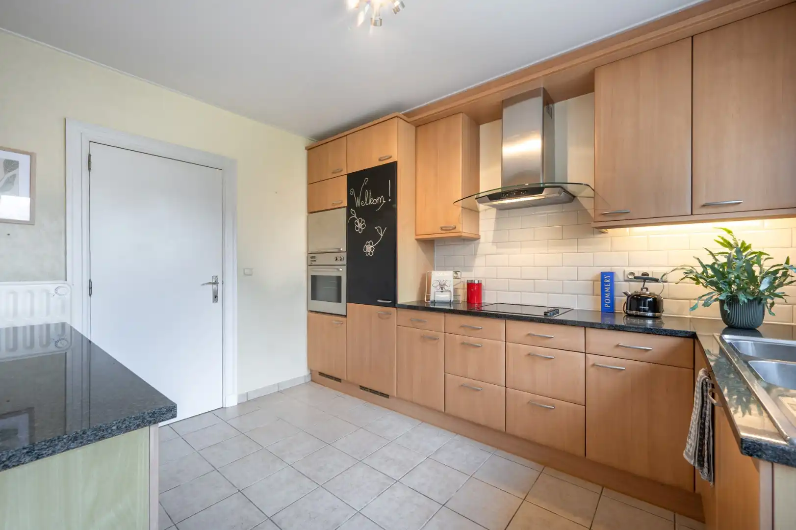 Halfopen woning met tuin en garage te St Kruis. foto 5