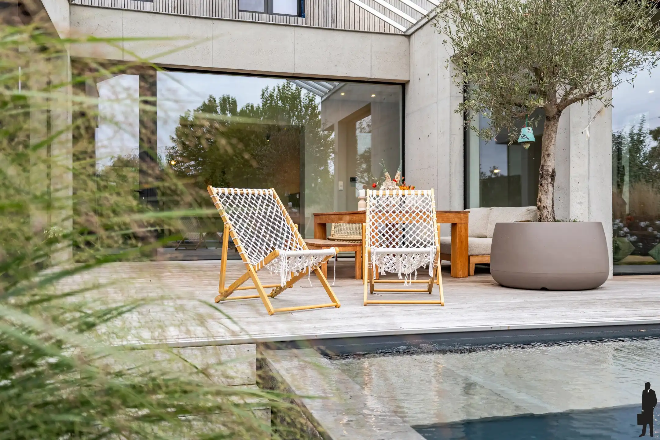 Uitzonderlijk gelegen architectenvilla op grond van 2.001m² foto 10