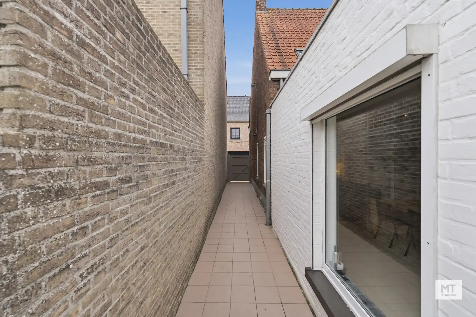 Verder af te werken woning met 3 slaapkamers, tuin, uitweg en dubbele garage in Oostnieuwkerke foto 27