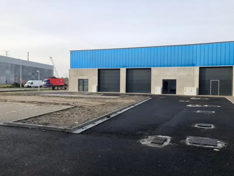 Moderne loods van 173m² met privé parkeerplaats foto 7