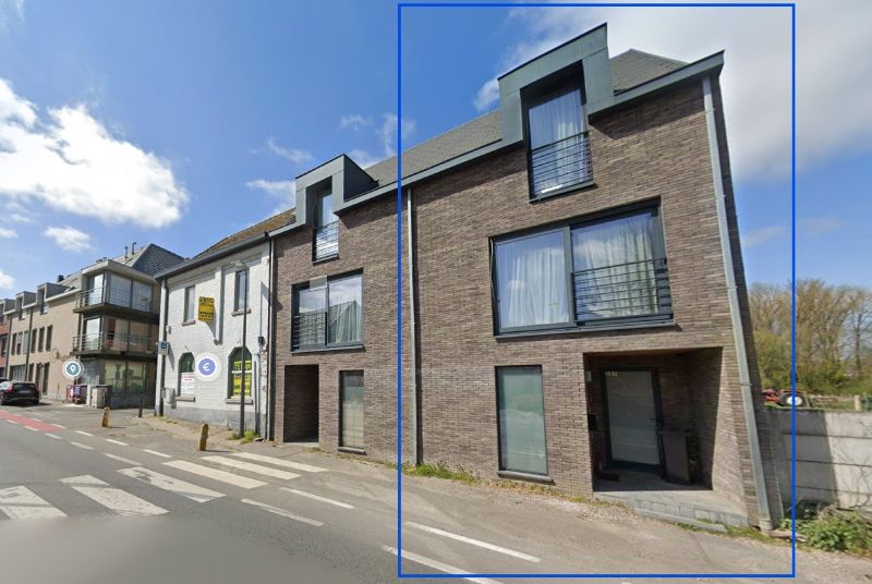 Instapklare woning met terras en garage in hartje Aspelare foto {{pictureIndex}}