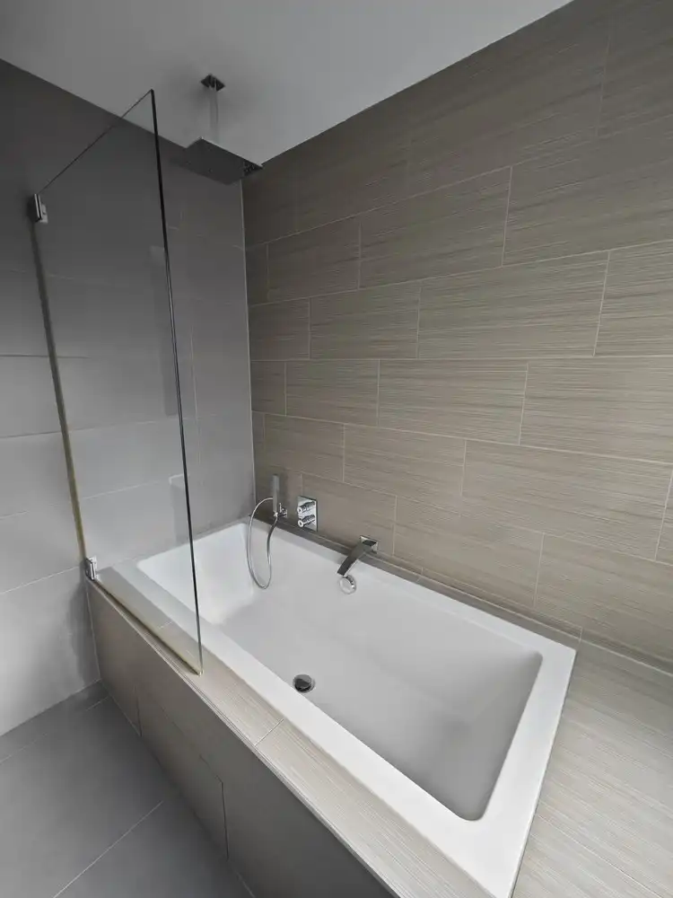 Volledig gerenoveerde stadswoning met 3 slpks en voll. aangelegde tuin foto 23