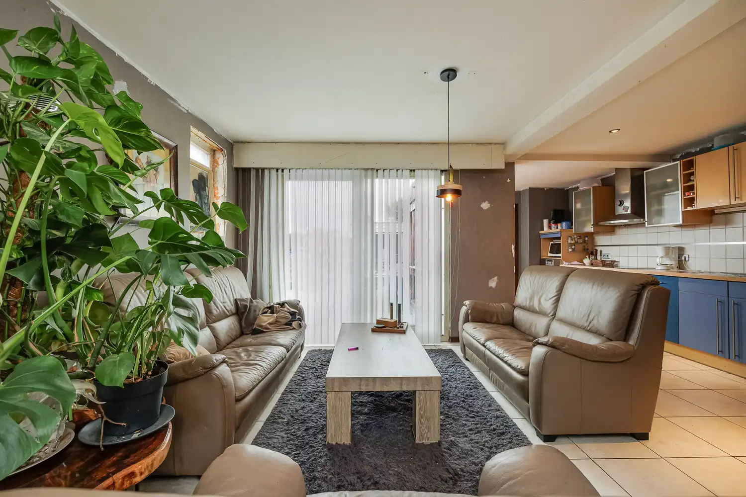 Ruime gezinswoning met 3 slk, tuin, garage en hobbykamer foto 2