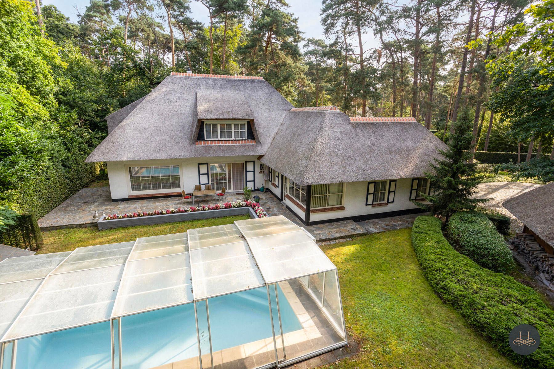 Charmante villa op ruim perceel foto 4