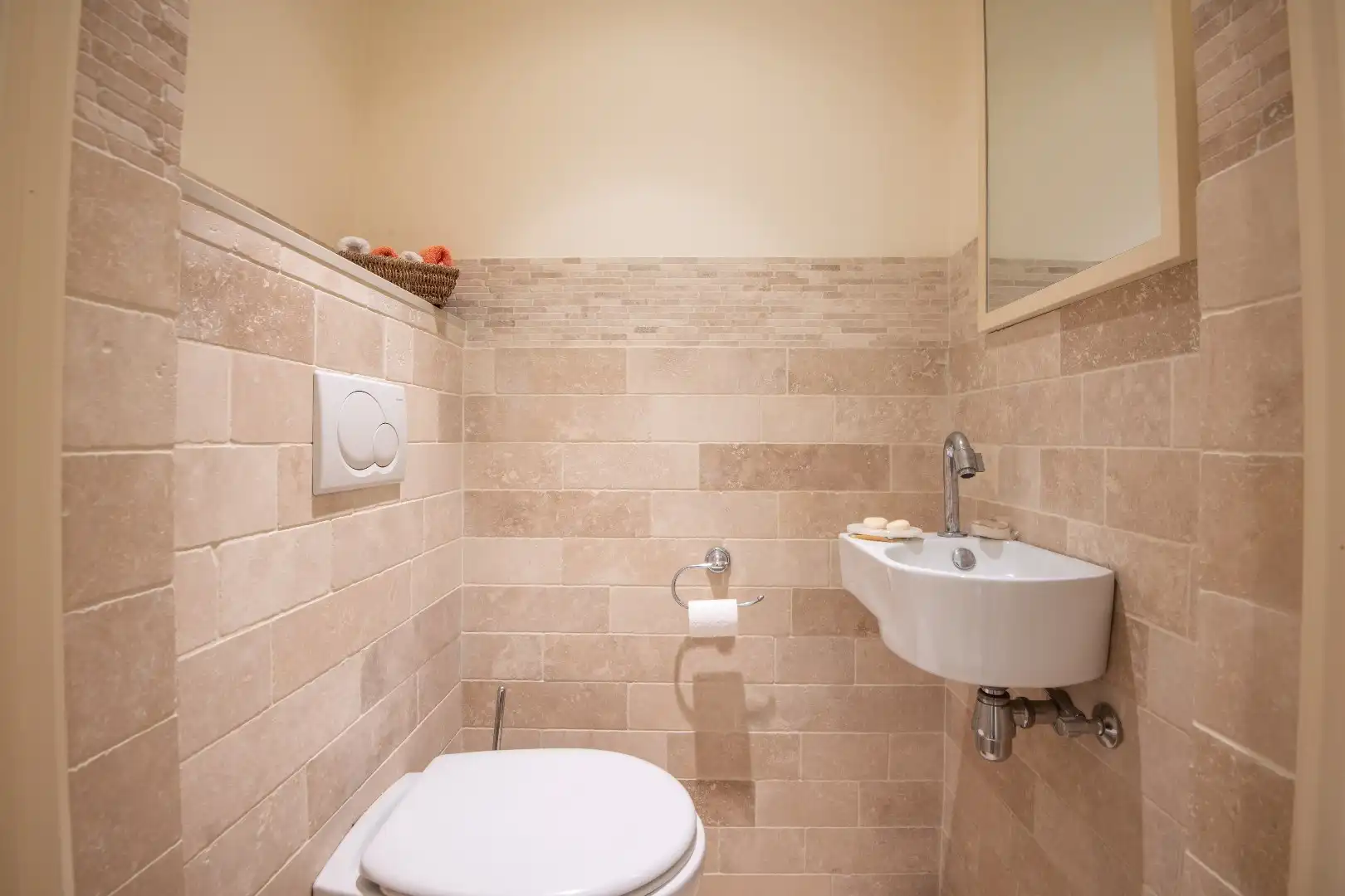 Instapklaar appartement met aangename gevelbreedte en zijdelings zeezicht gelegen vlakbij het Albertplein foto 12