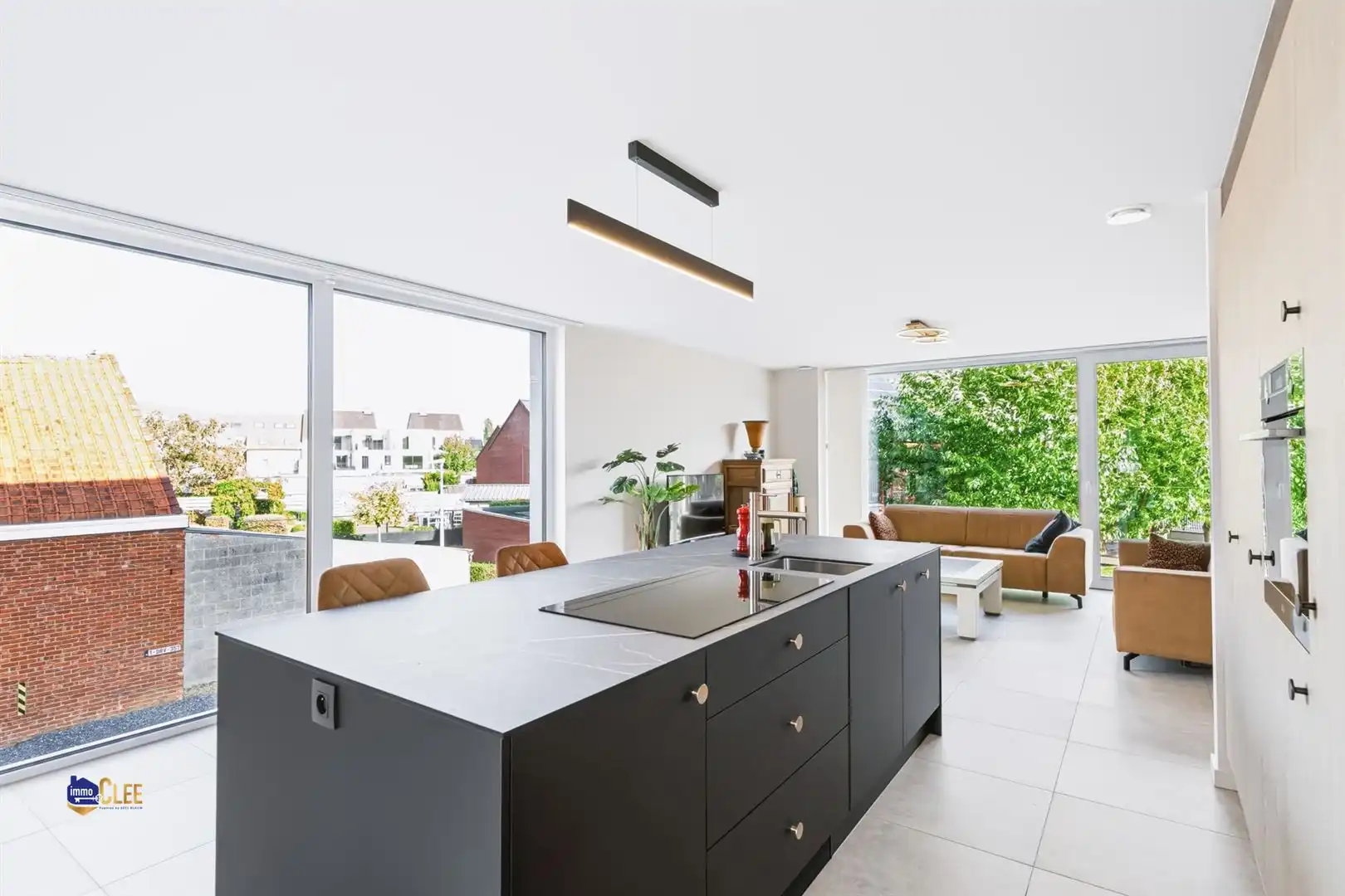 Lichtrijk en luxueus appartement met terras in het rustige Brustem foto 5