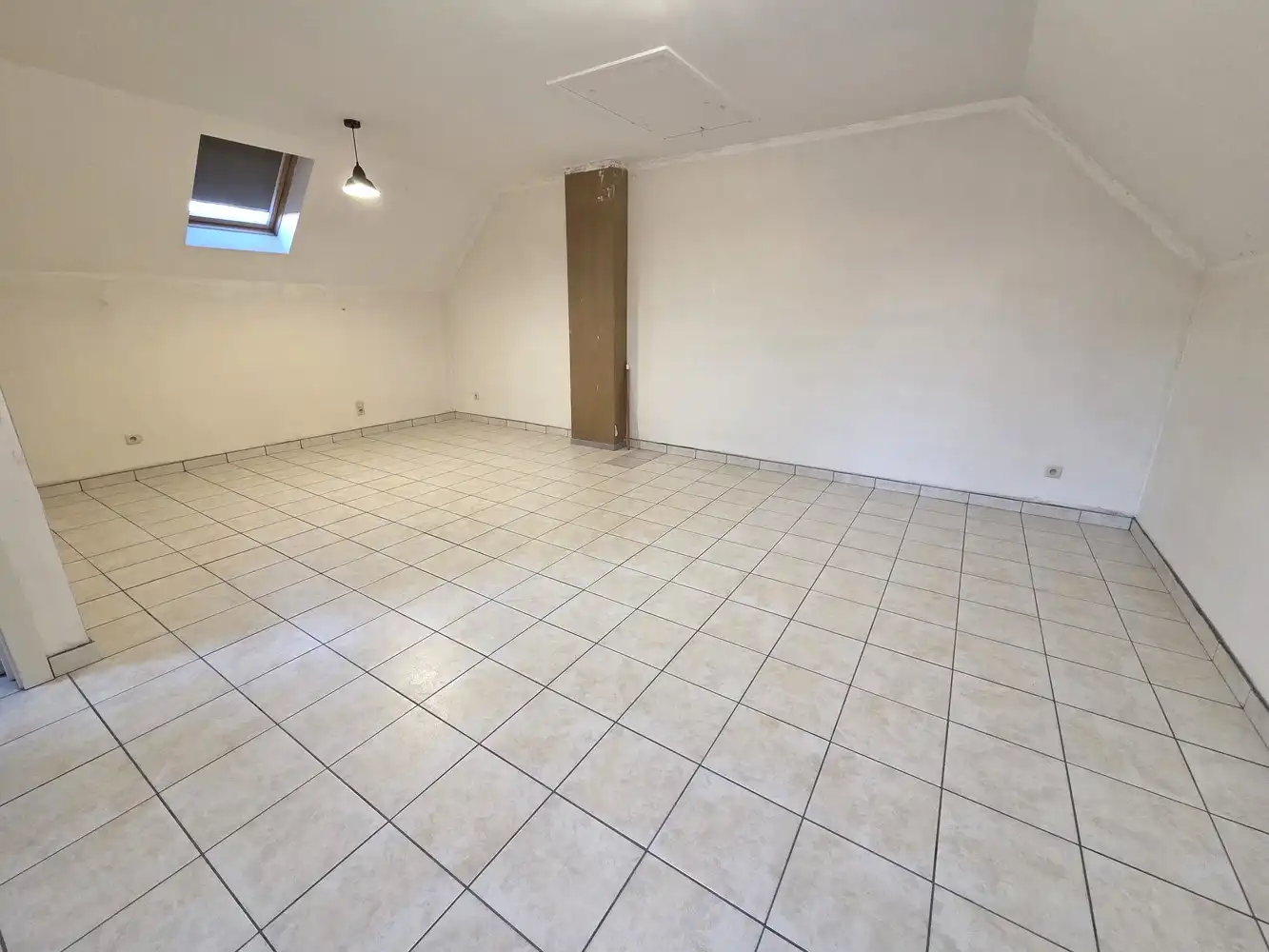 Zeer ruime gezinswoning te centrum Heist, 4 tot 5 slaapkamers met dubbele garage. foto 9